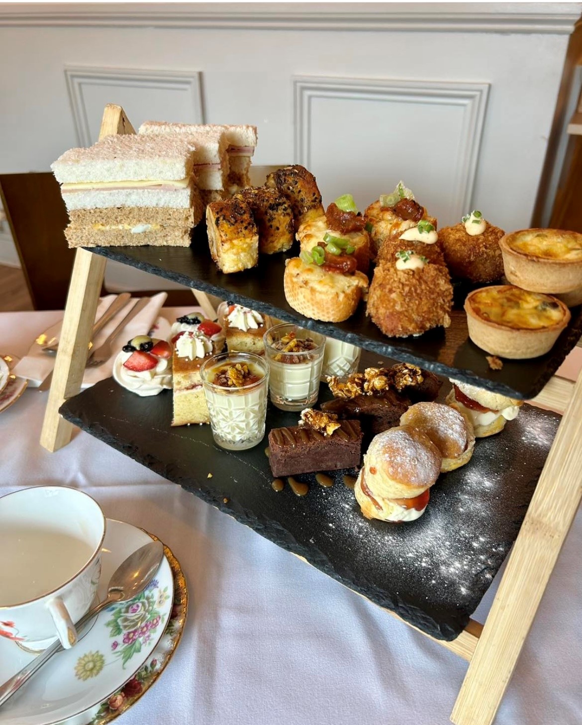AFTERNOON TEA PIC